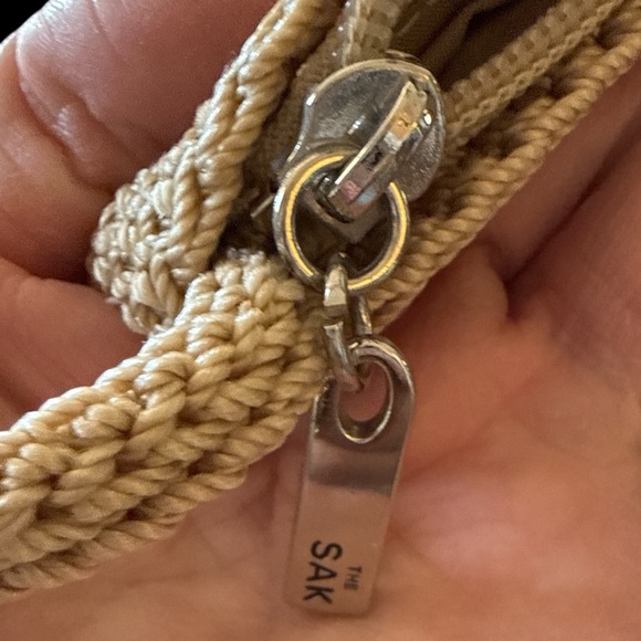 The Sak Crochet Small Shoulder Bag I Neutral Tan Woven Boho Zip Purse - Picture 5 of 6